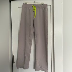 Figs Livingston Scrub Pants in slate (small)